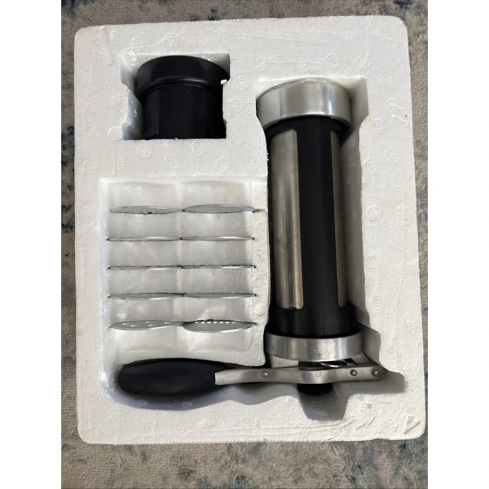 VTG WILTON Cookie Pro Very Fun Cookie Press 10 Disks Used But Great Condition